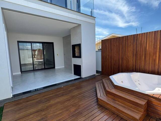 #12 - Casa para Venda em Tijucas - SC - 2